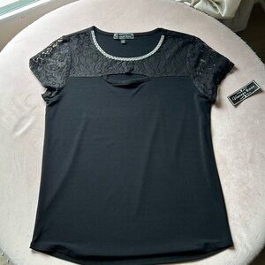 NWT Vintage Rose Black Cap Sleeve Shirt Size Medium
